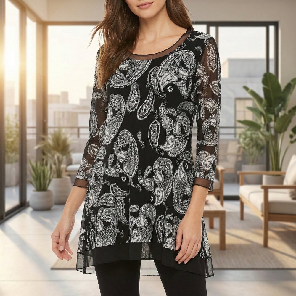 D-Design black and‎ white paisley blouse
